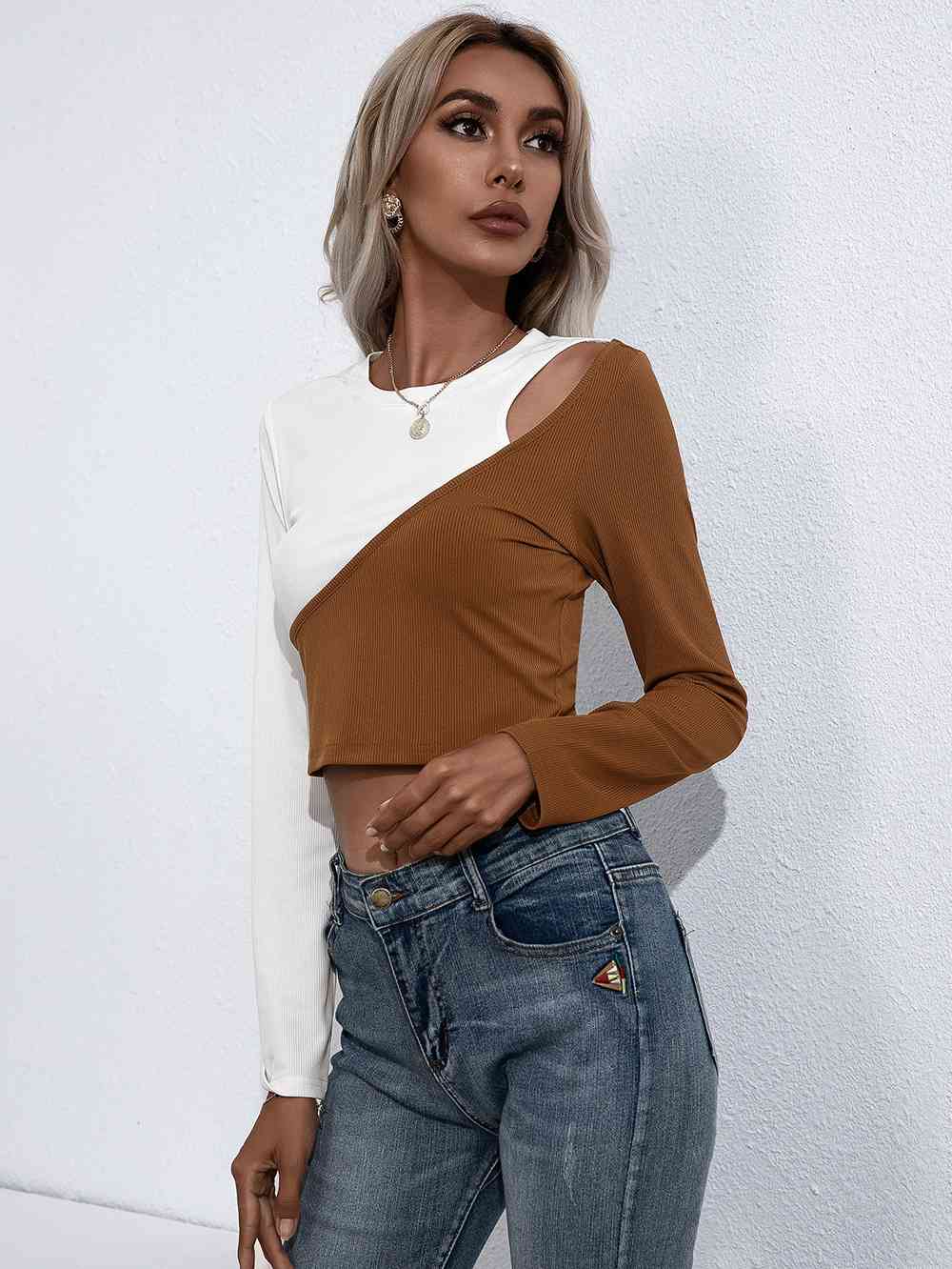 Cropped Contrast Color Round Neck Short Sleeve Tee